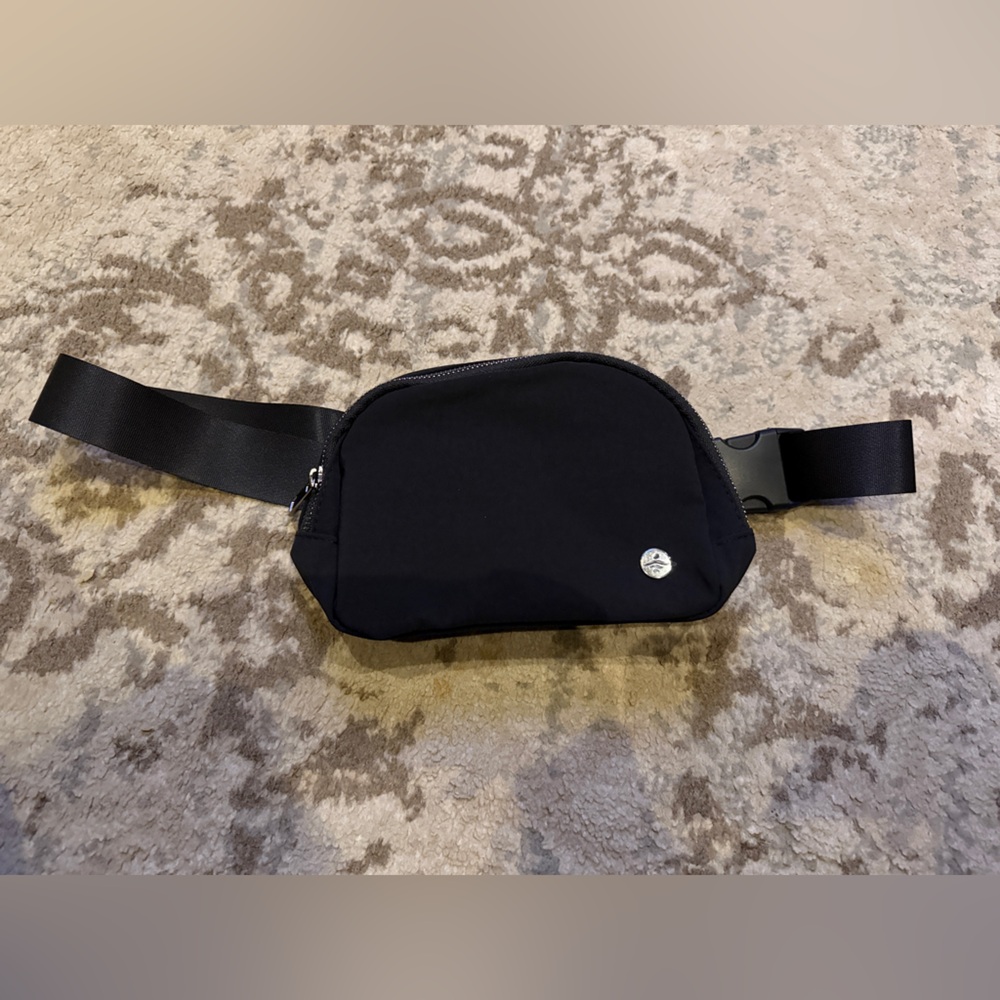 New Halara Black Crossbody Belt Bag